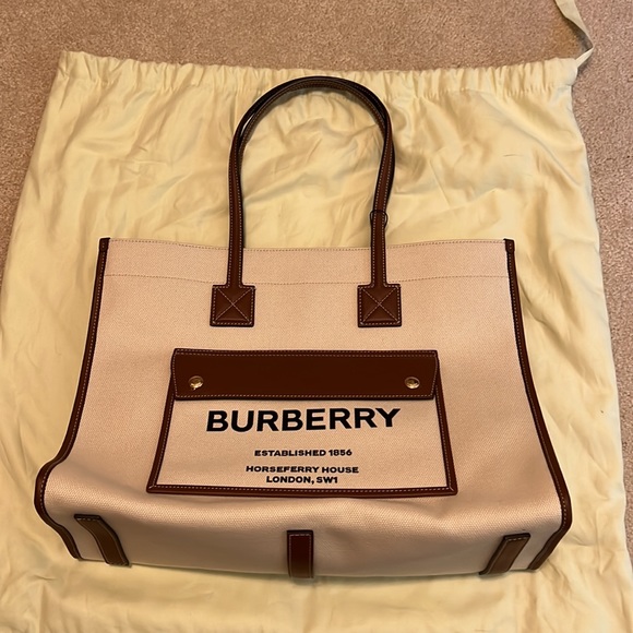 Burberry Medium Two-tone Canvas and Leather Freya Tote - Picture 5 of 14